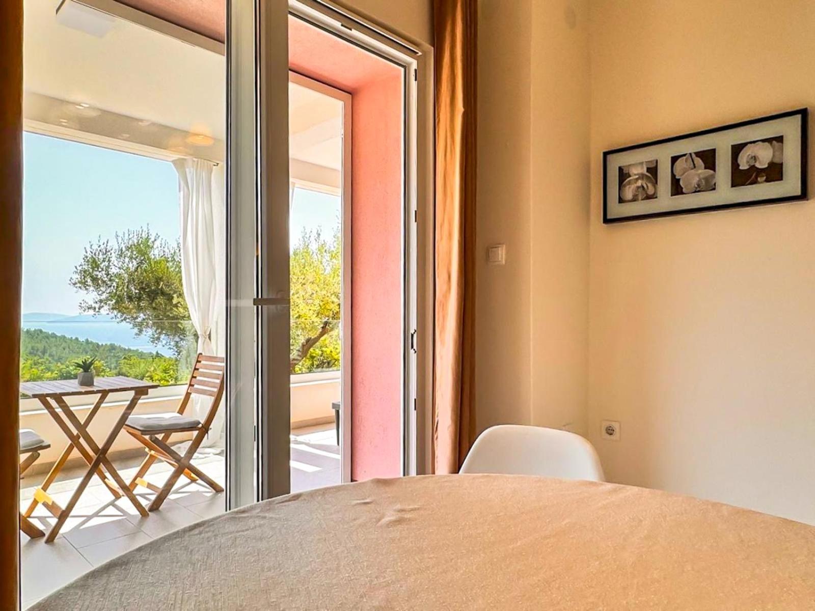 Studio Vesna With A Terrace And Sea View 라벡 외부 사진
