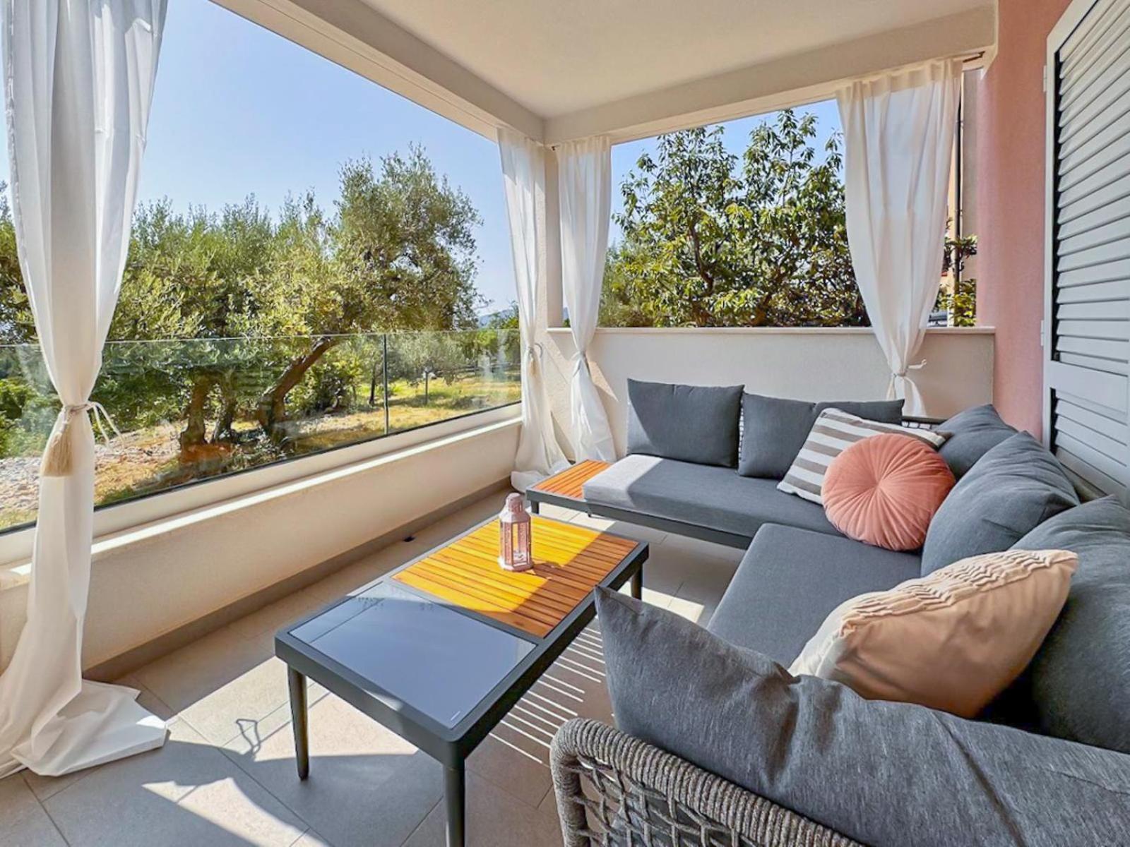 Studio Vesna With A Terrace And Sea View 라벡 외부 사진